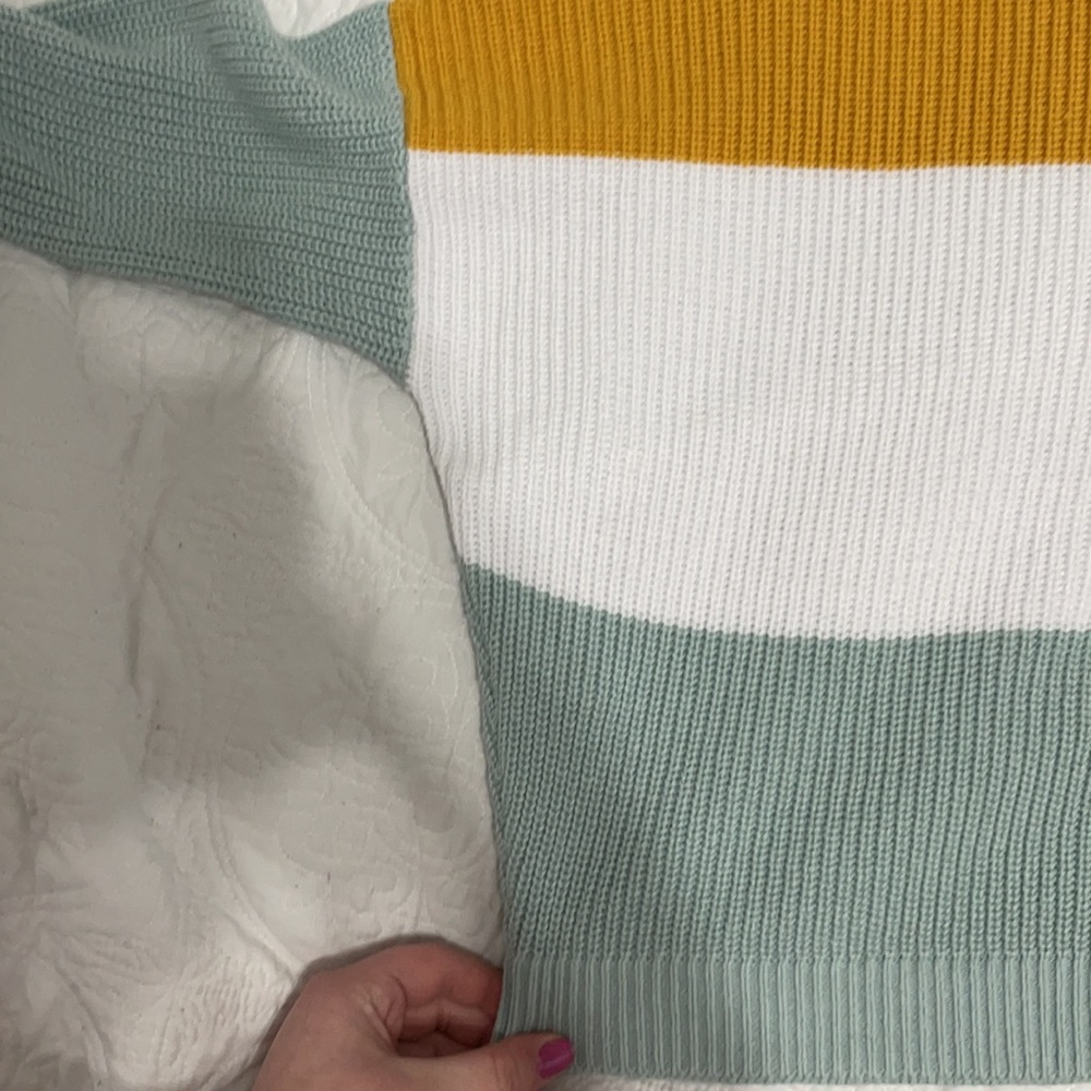 NWOT Holister sweater! - Picture 3 of 3